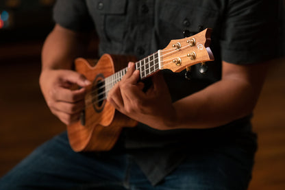 ORTEGA Timber Serie Konzert Ukulele 4 String - Acacia Natural + Bag