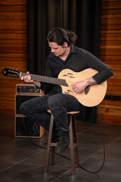 ORTEGA TourPlayer DeLuxe Konzertgitarre 6-String Lefty - Spruce Natural + Gigbag