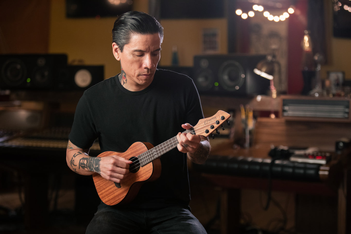 ORTEGA Horizon Serie Konzert Ukulele 4 String - Mahogany Natural
