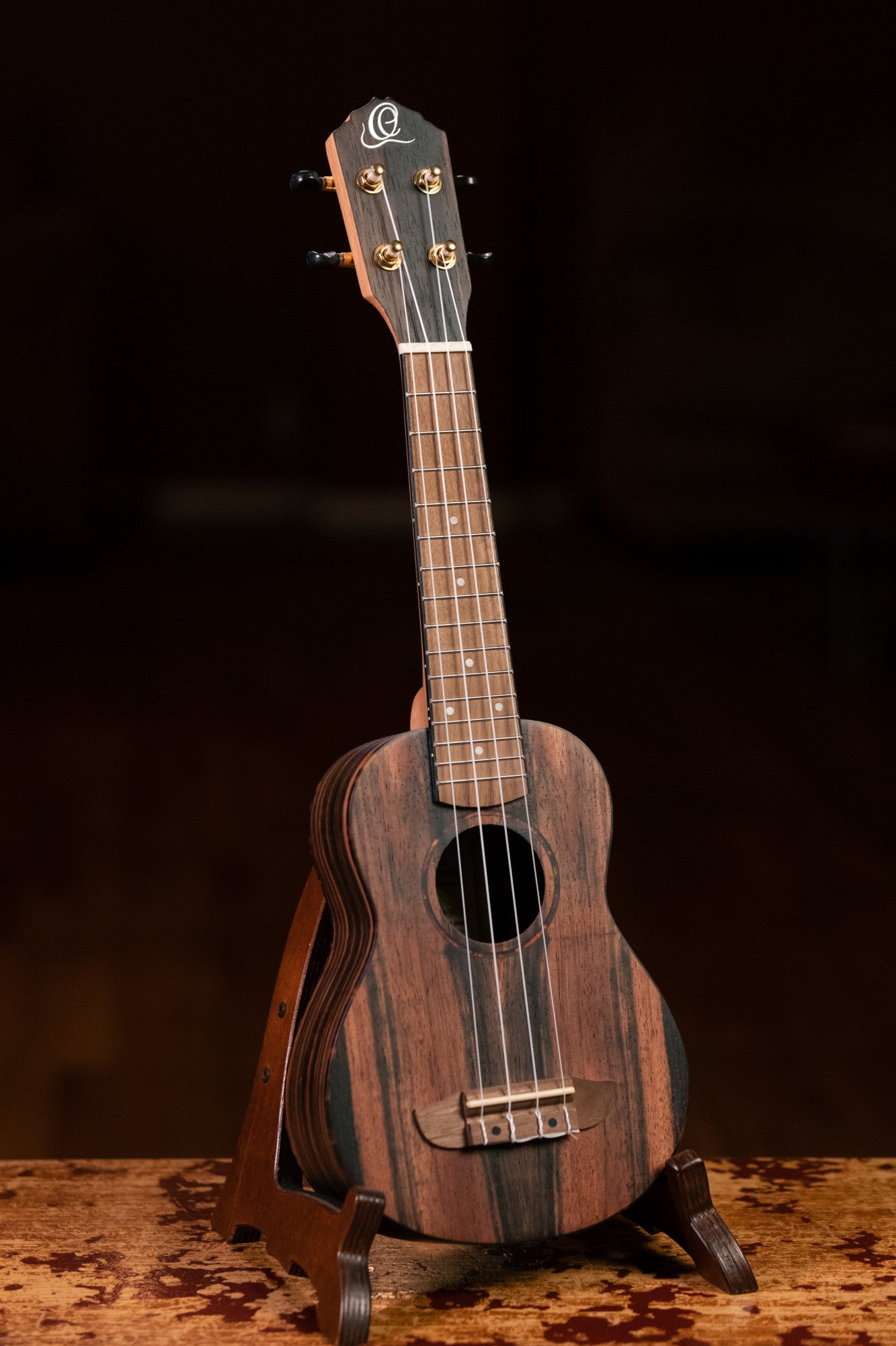 ORTEGA Timber Serie Sopran Ukulele 4 String - Ebony Natural + Bag