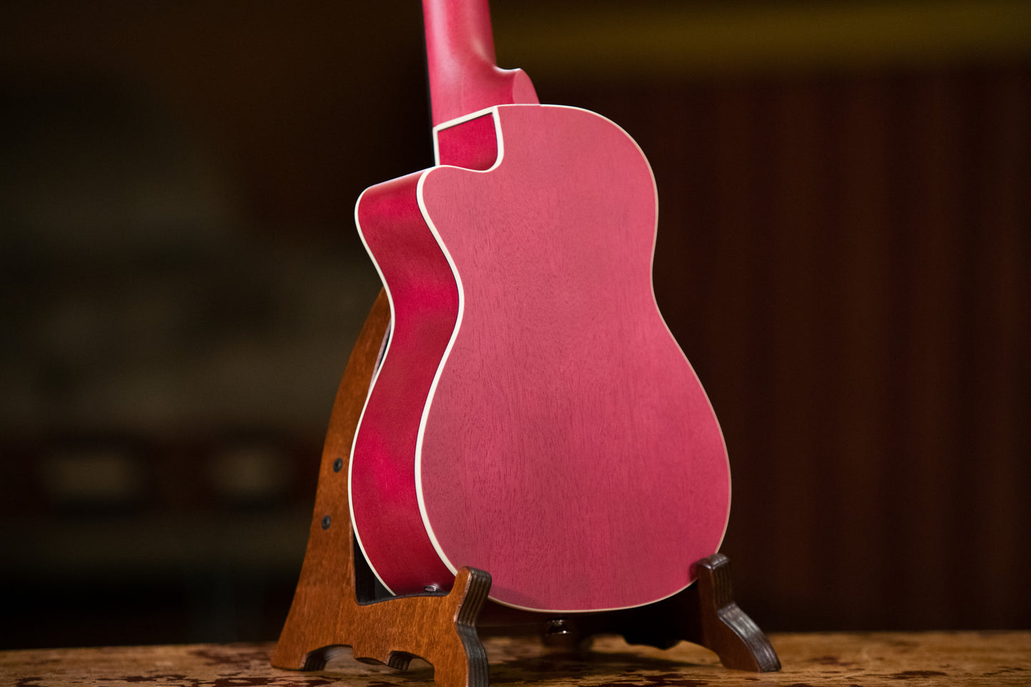 ORTEGA Earth Serie Konzert Preamp Ukulele 4 String - Raspberry Red