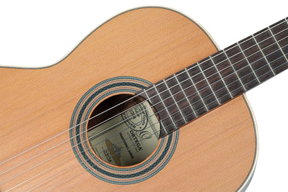 ORTEGA Traditional Series 4/4 Nylon String Guitar 6-String - Satin + Pro Gig Bag