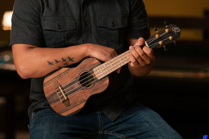 ORTEGA Timber Serie Sopran Ukulele 4 String - Ebony Natural + Bag