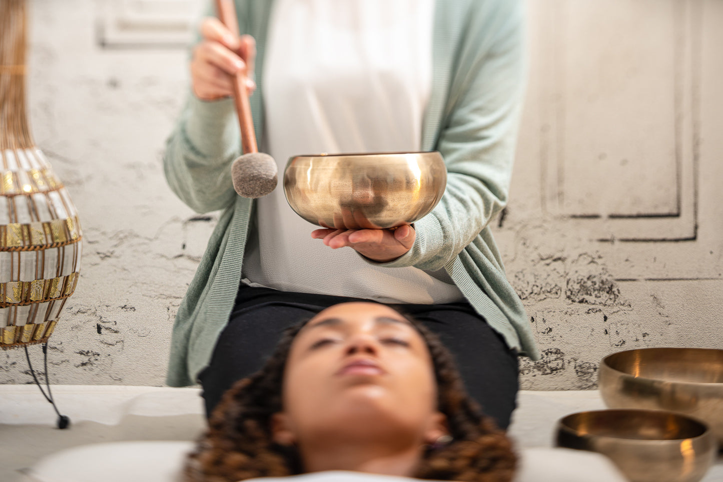 MEINL Sonic Energy Cosmos Series Basic Therapy Singing Bowl Set 5 pcs - 800/1000/2000g + Mallets