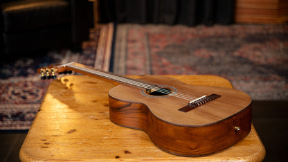 ORTEGA Thermo Series 4/4 Konzertgitarre 6-String - Dunkelbraun matt + Gigbag