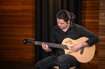 ORTEGA TourPlayer DeLuxe Konzertgitarre 6-String Lefty - Spruce Natural + Gigbag