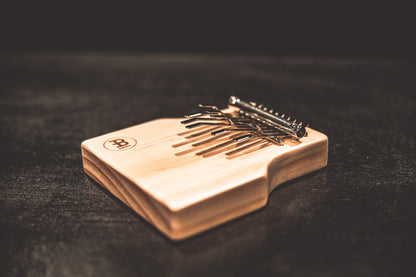 MEINL Percussion Solid Series Kalimba - medium a'/c"/c'/a'/A/f'/e'/e"/b'