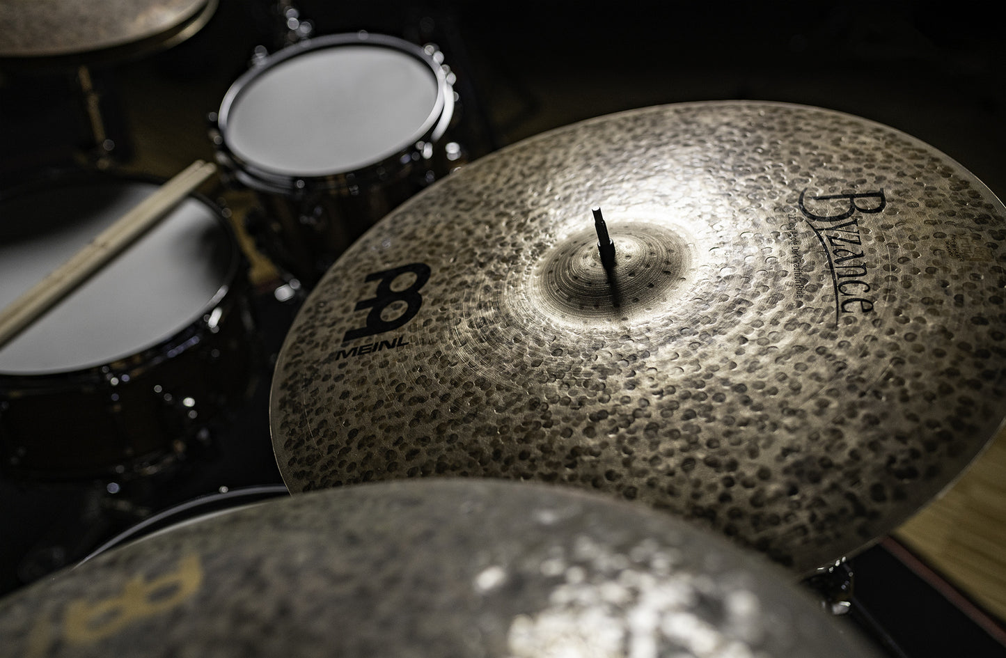 MEINL Cymbals Byzance Dark Big Apple Tradition Ride - 22"