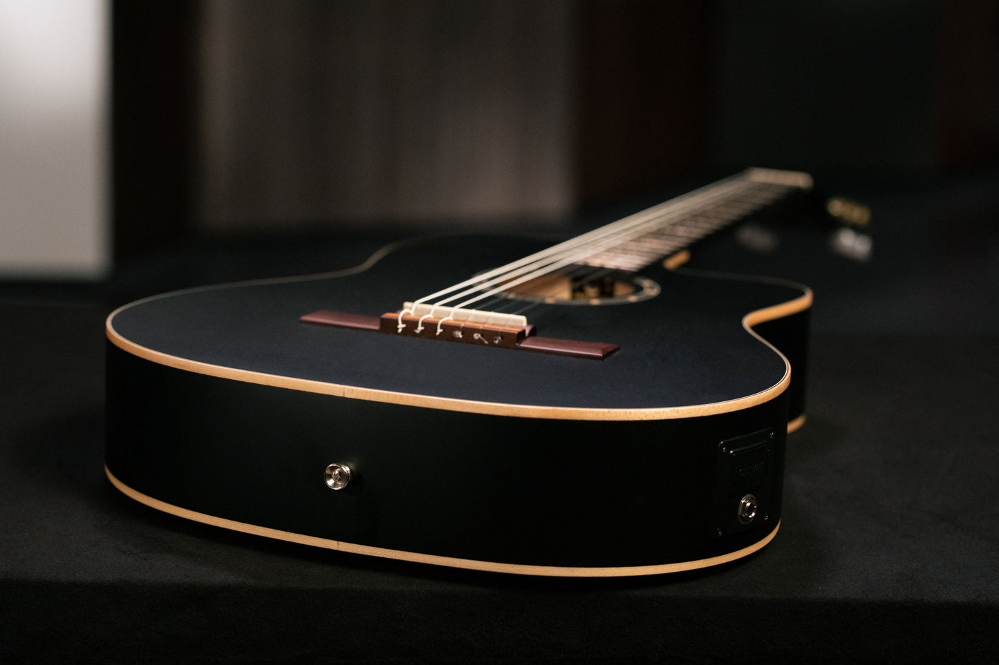 ORTEGA Family Series 4/4 Classical Slim Neck Guitar 6 String - Spruce / Mahogany Satin Black + Gig Bag