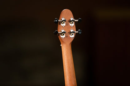 KEIKI K2 Serie Sopran Ukulele Set - Agathis / ABS Voodoo Puppet