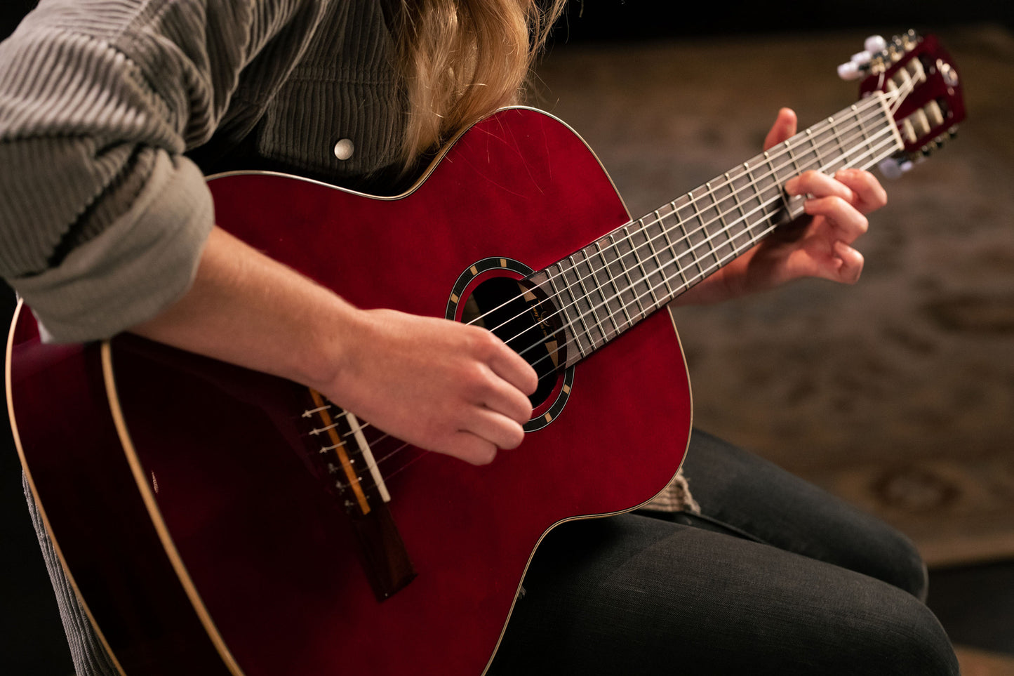 ORTEGA Family Series 7/8 Konzertgitarre 6 String - Weinrot + Bag