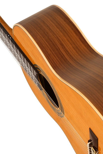 ORTEGA Traditional Series 4/4 Konzertgitarre 6-String, linkshänder + Pro Gigbag