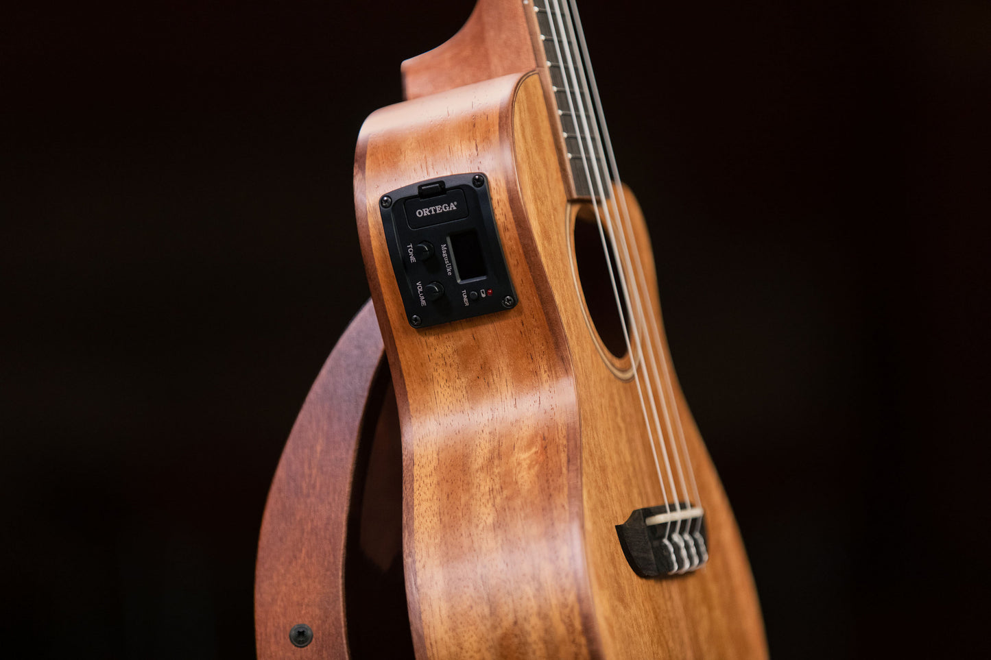 ORTEGA Horizon Series Concert Preamp Ukulele 4 String - Mango Natural + Bag