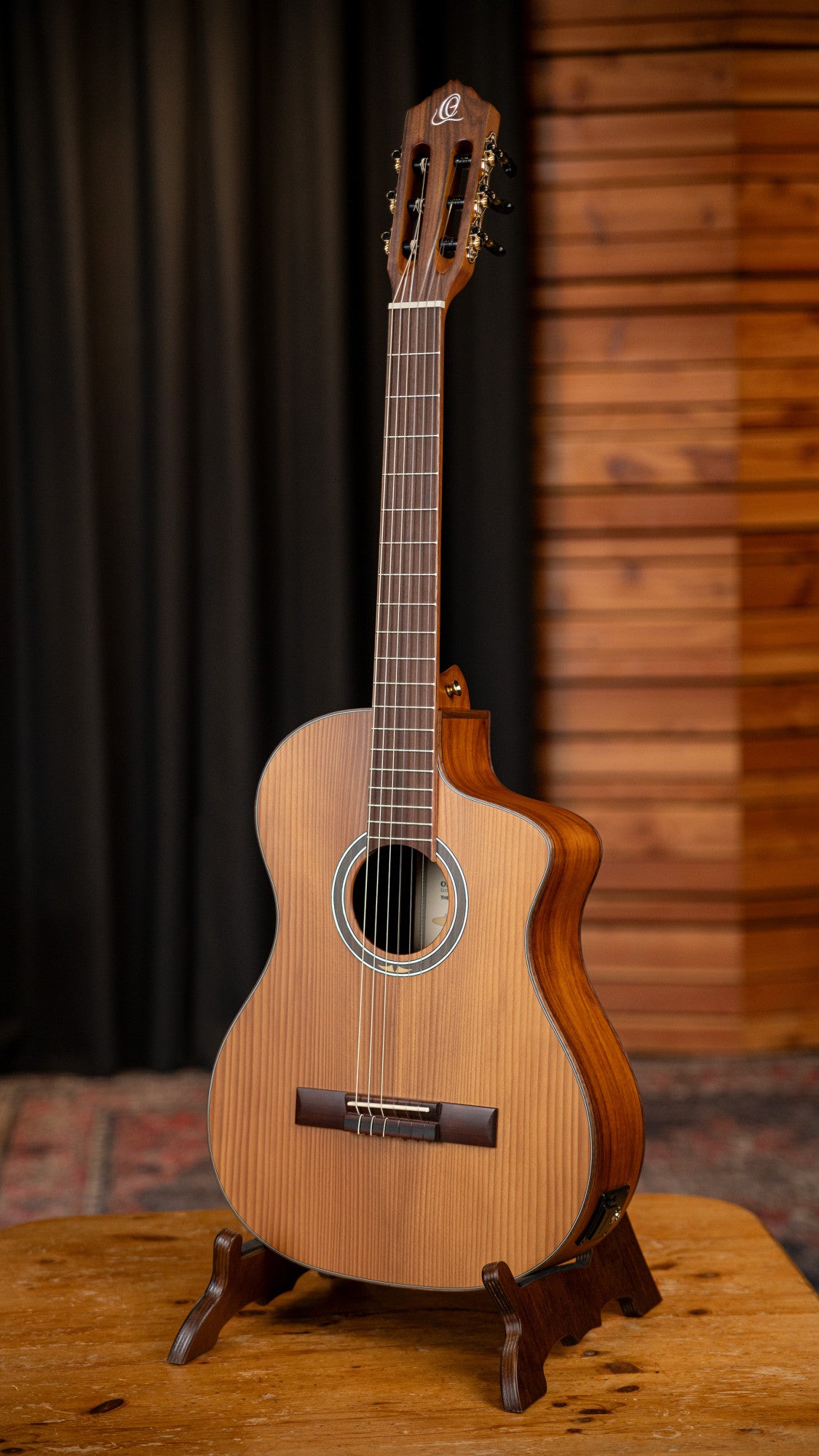 ORTEGA Thermo Series 4/4 Konzertgitarre 6-String - Dunkelbraun matt + Gigbag