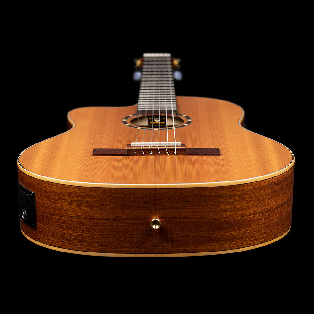 ORTEGA Family Series Pro 4/4 Konzertgitarre 6 String Lefty - Massive Zeder / Mahagoni Natur + Bag