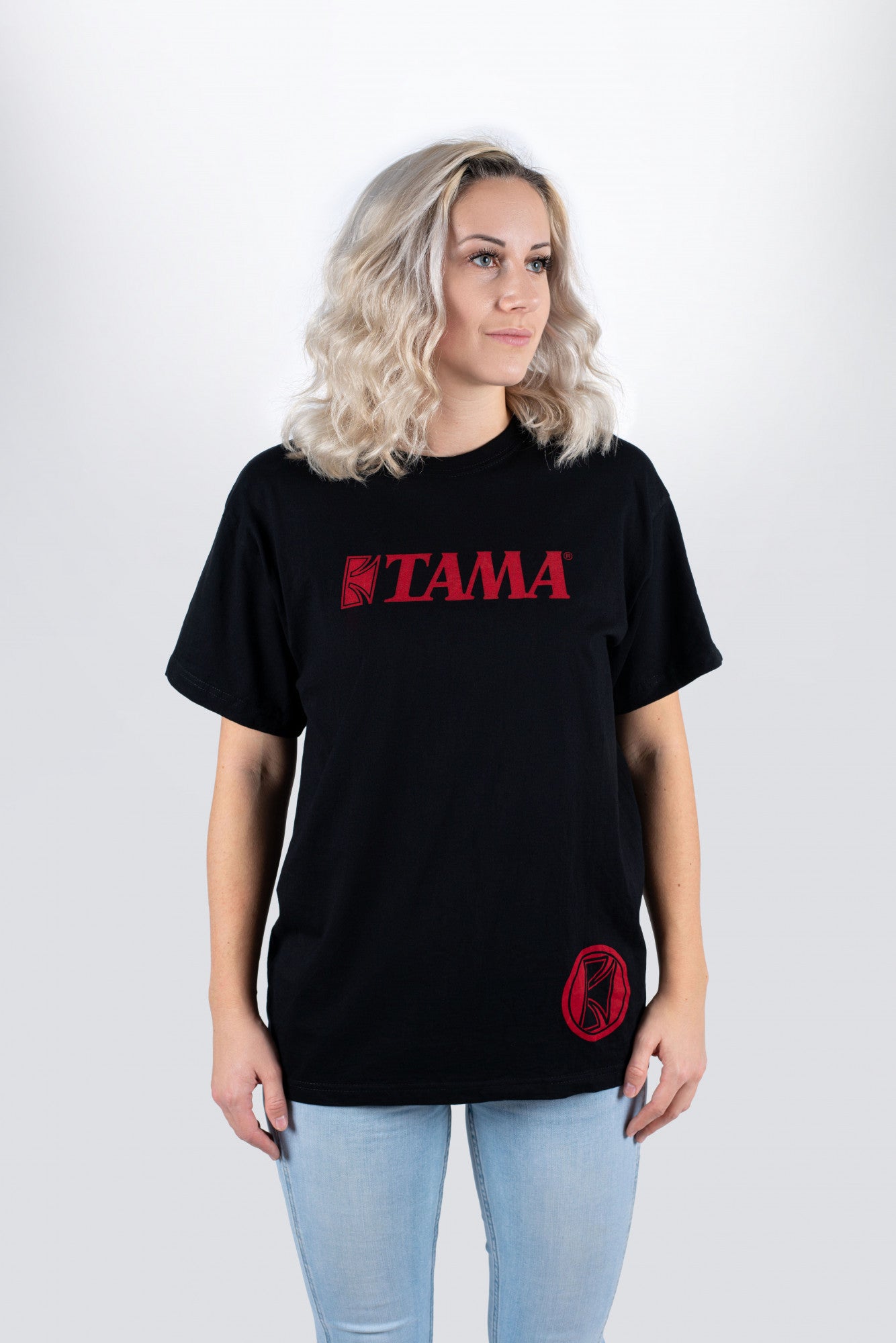 Tama t-shirt in black with red logo on chest