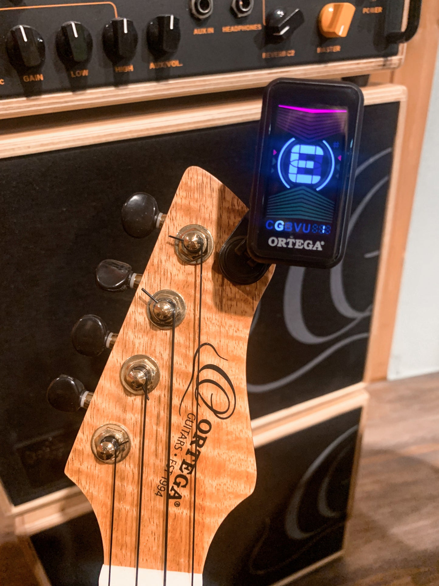 ORTEGA Multi-Mode Headstock-Tuner
