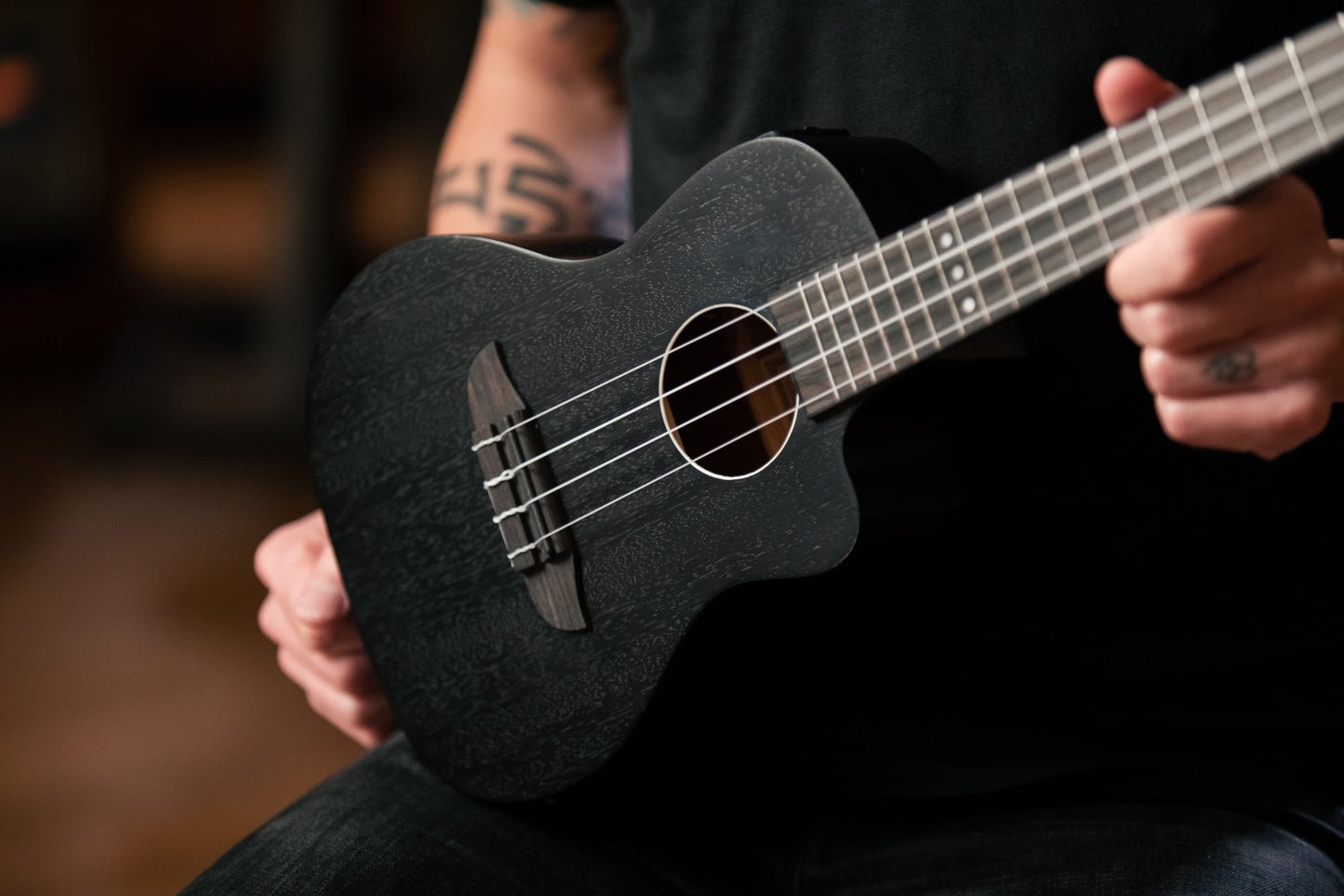 ORTEGA Horizon Series Concert Ukulele 4 String - Okoume Black