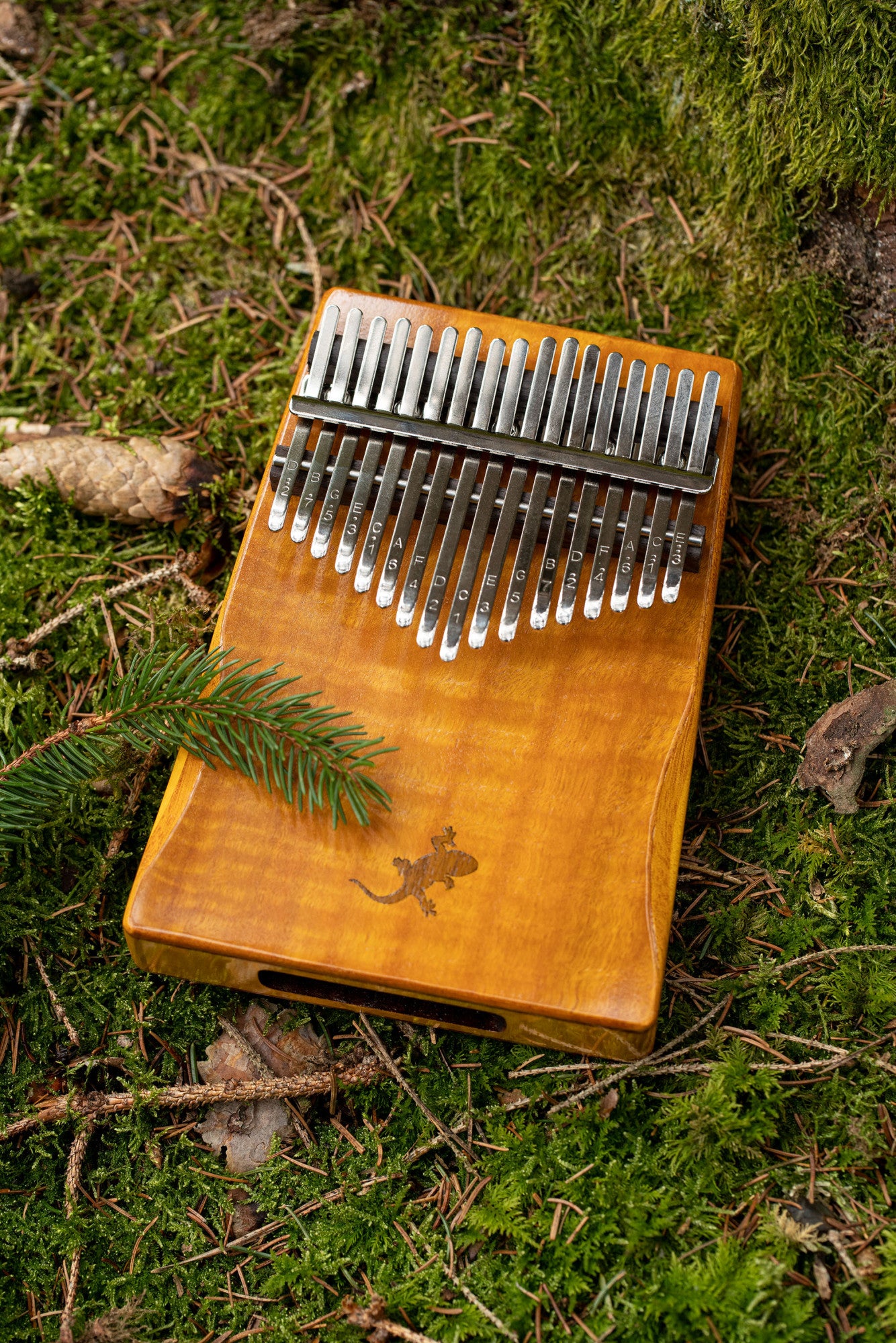 ORTEGA Lizard Series Kalimba 17 Keys - Solid Golden Phoebe