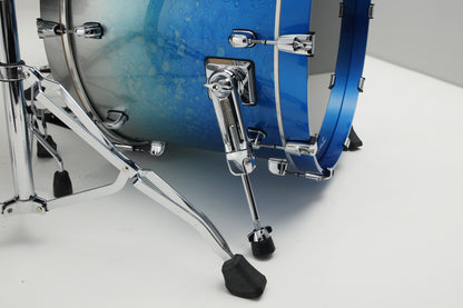 TAMA Starclassic Walnut/Birch Lacquer Bass Drum 22" x 16" - Molten Blue Ice Fade/Chrome HW/with Mount
