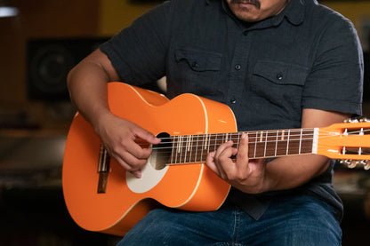 ORTEGA Gaucho Series 4/4 Konzertgitarre 6-String - Orange + Gigbag