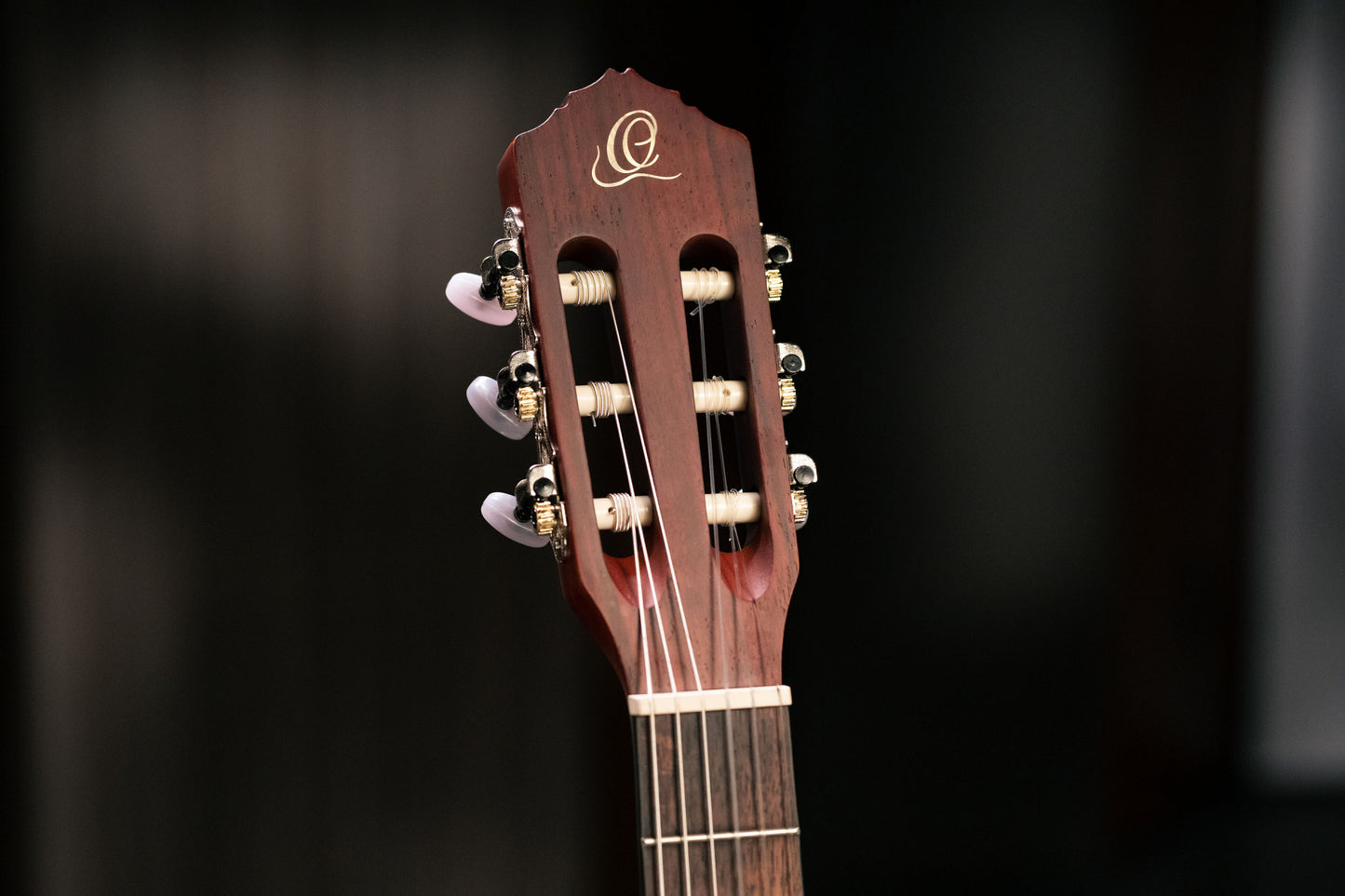ORTEGA Family Series 4/4 Classical Slim Neck Guitar 6 String - Mahogany Natural + Gig Bag