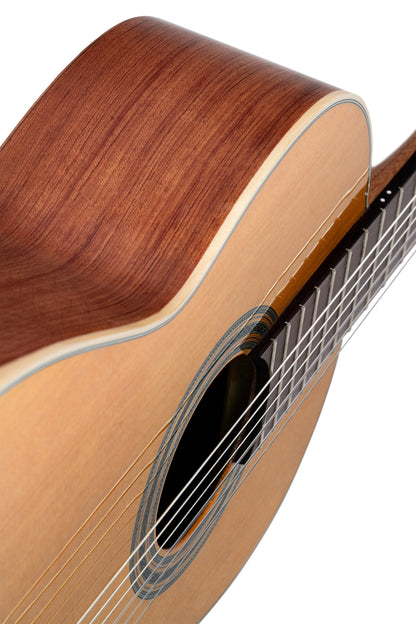 ORTEGA Traditional Series 4/4 Konzertgitarre 6-String + Pro Gigbag