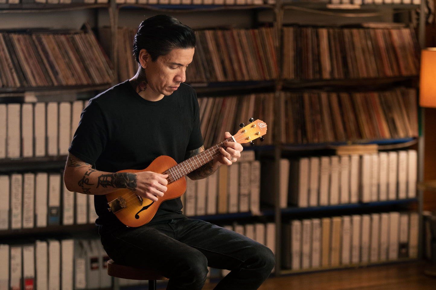 ORTEGA Custom Built Series Concert Ukulele 4 String - Honey Sunburst + Bag