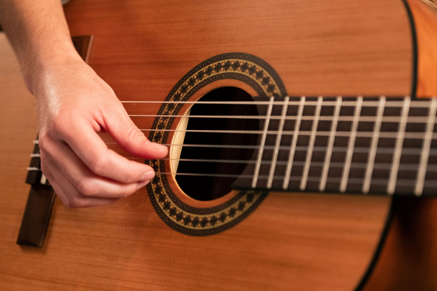 ORTEGA Student Series 4/4 Classical Guitar 6-String - Natural