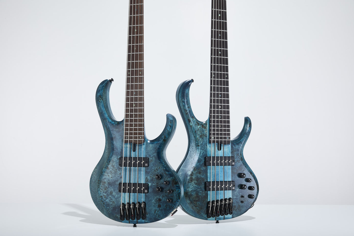 IBANEZ BTB E-Bass 6-String - Cosmic Blue Low Gloss