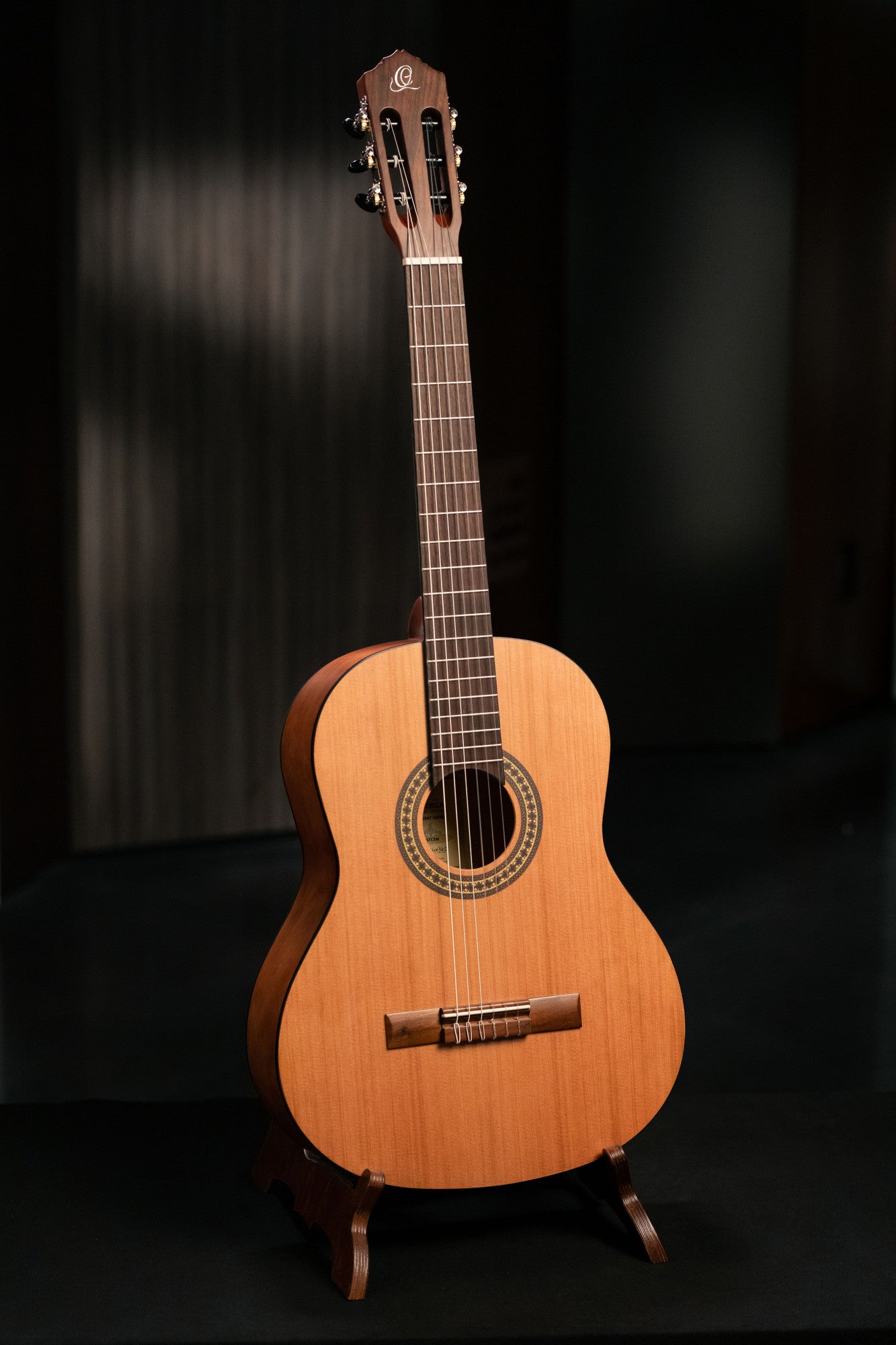 ORTEGA Student Series 4/4 Classical Guitar 6-String - Natural