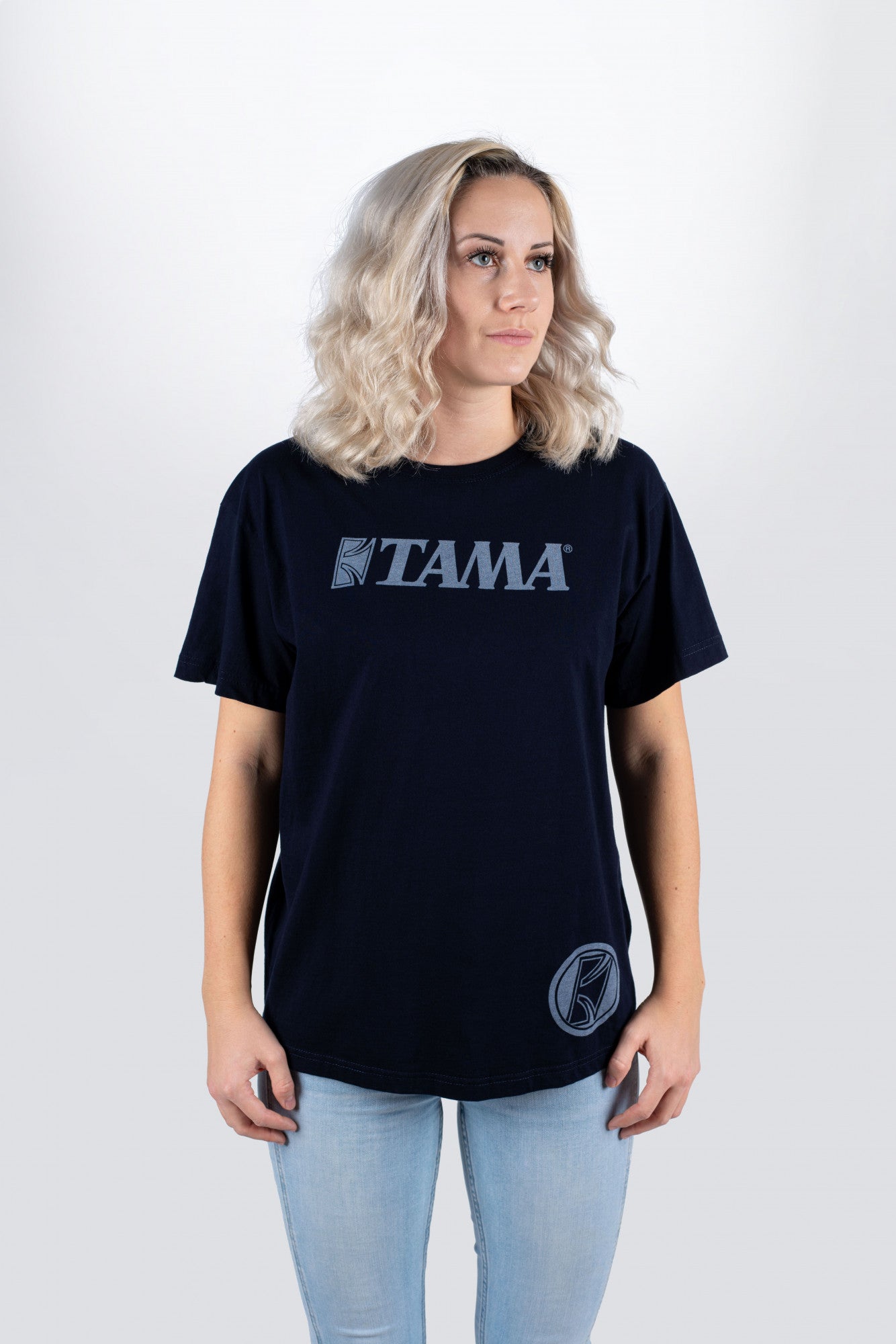 Tama t-shirt in dark blue with logo on chest