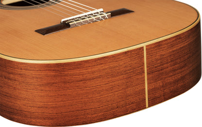 ORTEGA Traditional Series 4/4 Konzertgitarre 6-String, linkshänder + Pro Gigbag