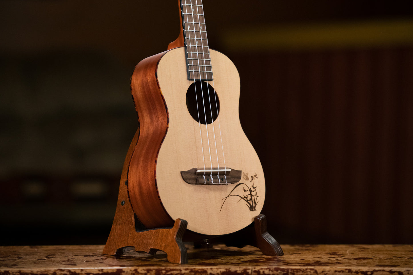 ORTEGA Bonfire Series Tenor Ukulele 4 String - Spruce/Sapele Natural