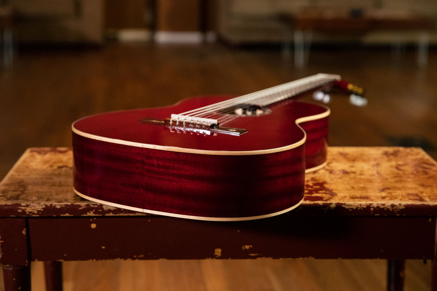 ORTEGA Family Series Pro 4/4 Slim Neck Konzertgitarre 6 String - Weinrot + Bag