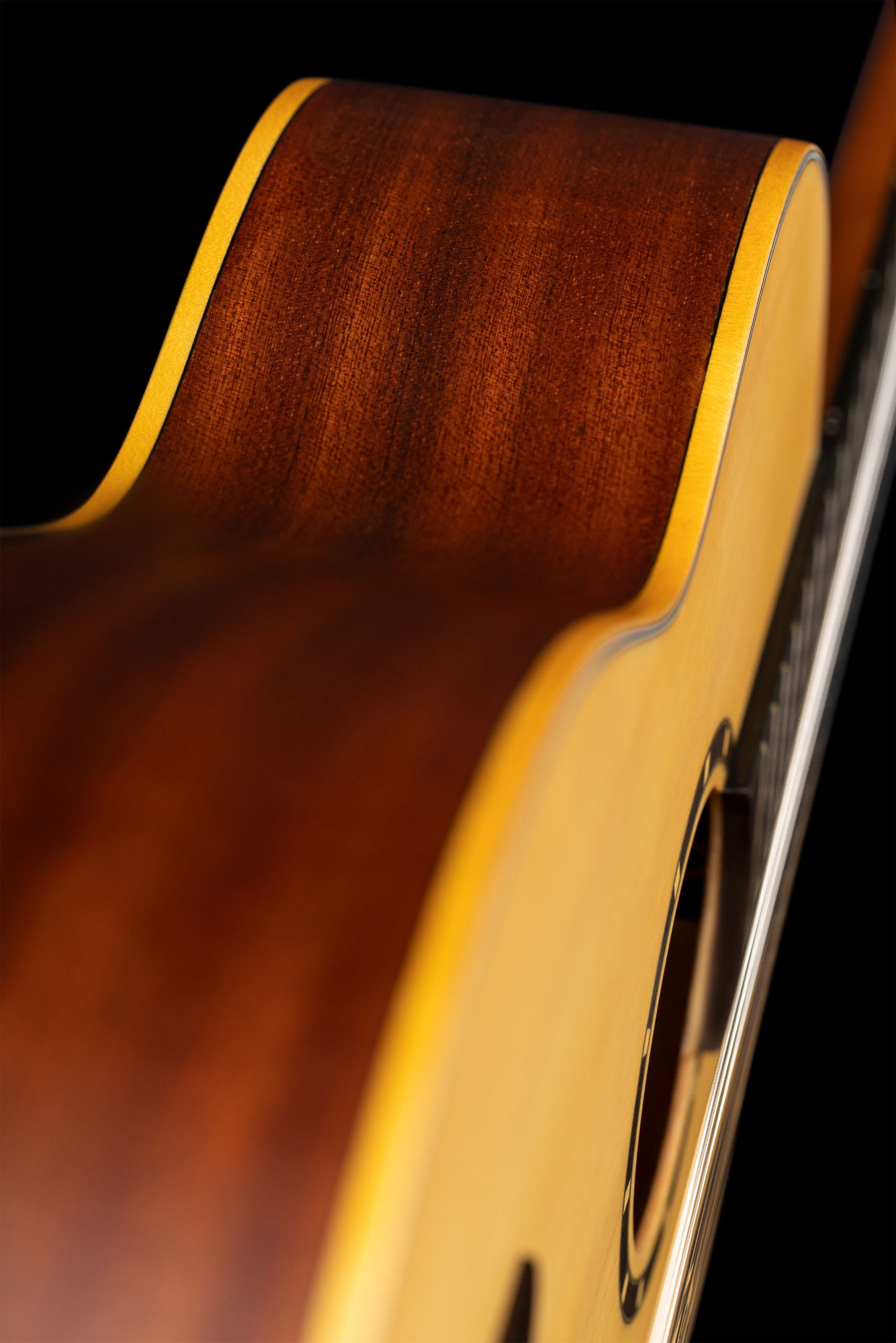 ORTEGA Family Series 4/4 Classical Slim Neck Guitar 6 String - Mahogany Natural + Gigbag