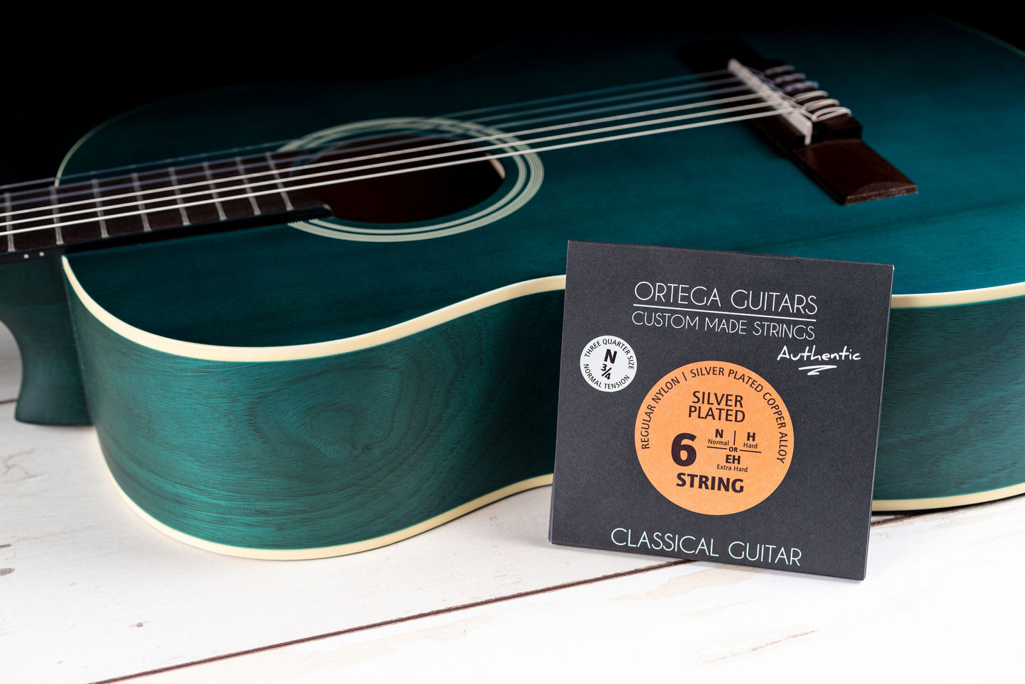 ORTEGA Custom Made Strings Authentic 3/4 Mensur - Konzertgitarre  6 String