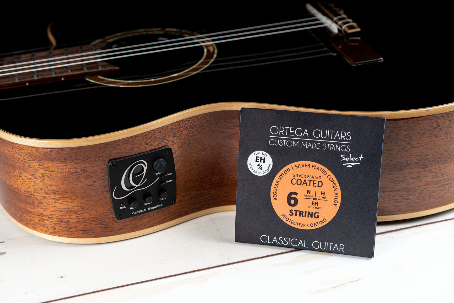 ORTEGA Custom Made Strings Select 4/4 Mensur - Konzertgitarre 6 String