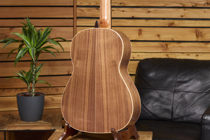 ORTEGA Traditional Series 4/4 Konzertgitarre 6-String + Pro Gigbag