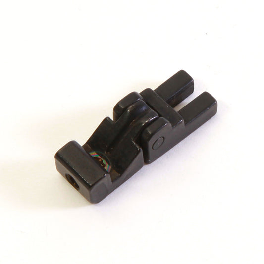 IBANEZ Saitenreiter - schwarz für 3. und 4. Saite des SLT101 Tremolos