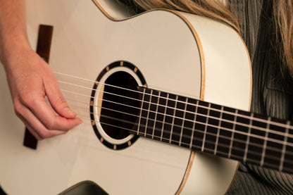 ORTEGA Family Series 3/4 Classical Guitar 6 String - White + Gigbag