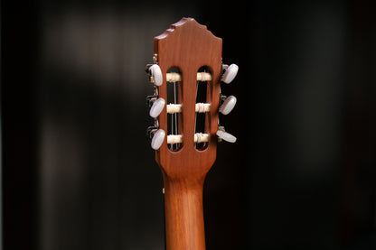 ORTEGA Family Series 3/4 Konzertgitarre 6 String - Zeder / Mahagoni Natur + Bag