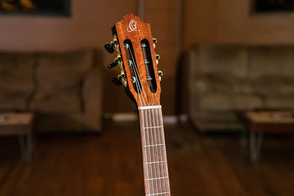 ORTEGA Family Series 4/4 Slim Neck Konzertgitarre 6 String - Fichte / Mahagoni + Bag