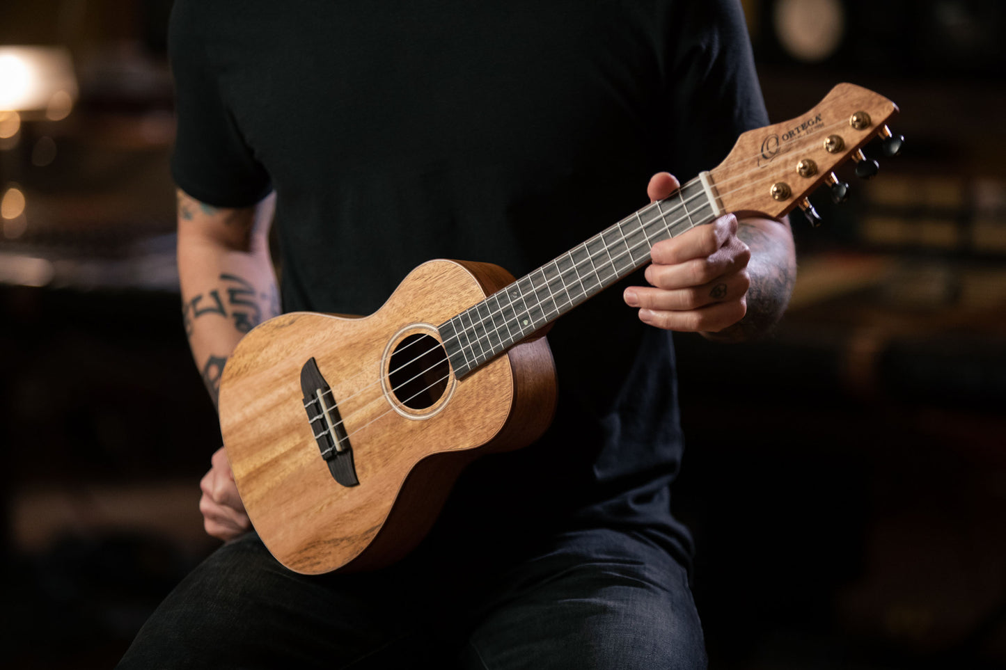 ORTEGA Horizon Series Concert Ukulele 4 String - Mango Natural + Bag