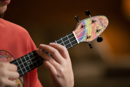 KEIKI K2 Serie Sopran Ukulele Set - Agathis / Peace '68"