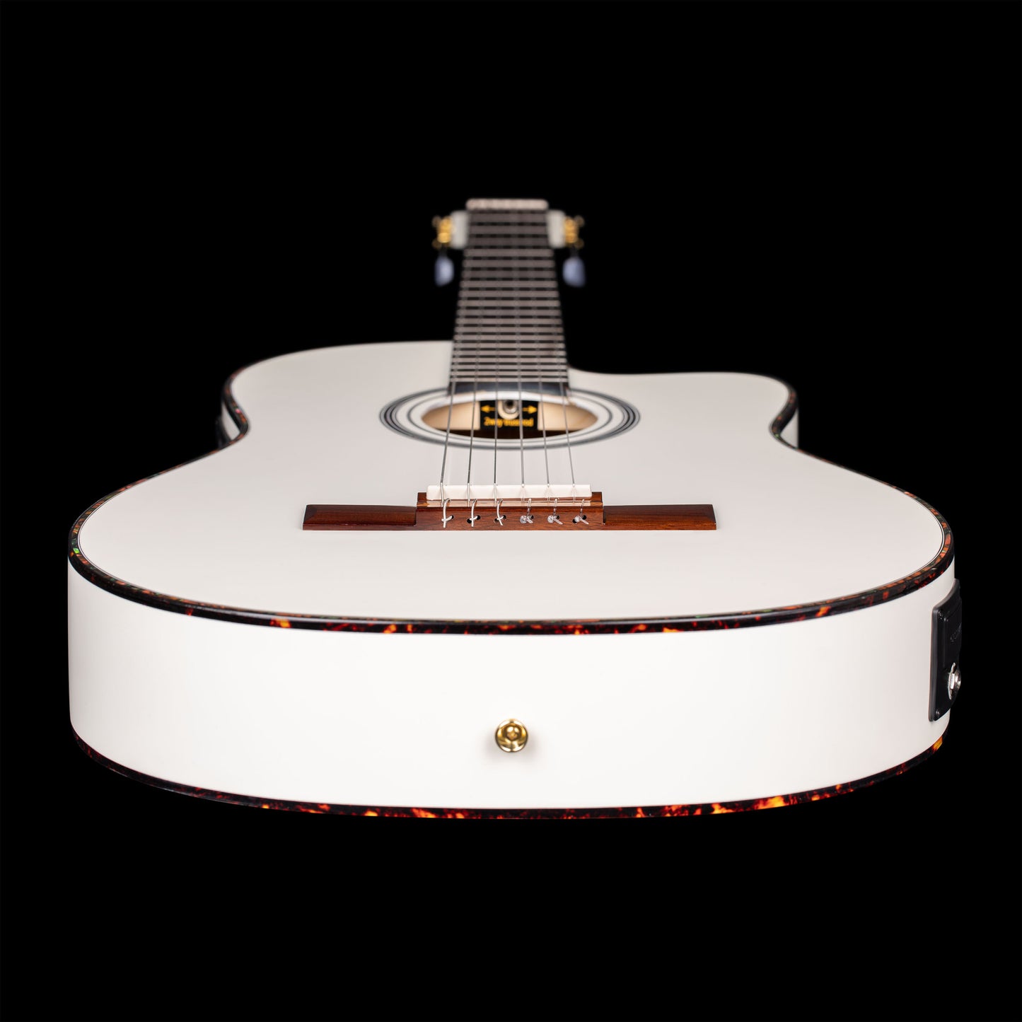 ORTEGA Family Series Pro 4/4 Konzertgitarre 6 String - Massive Fichte / Mahagoni White + Bag