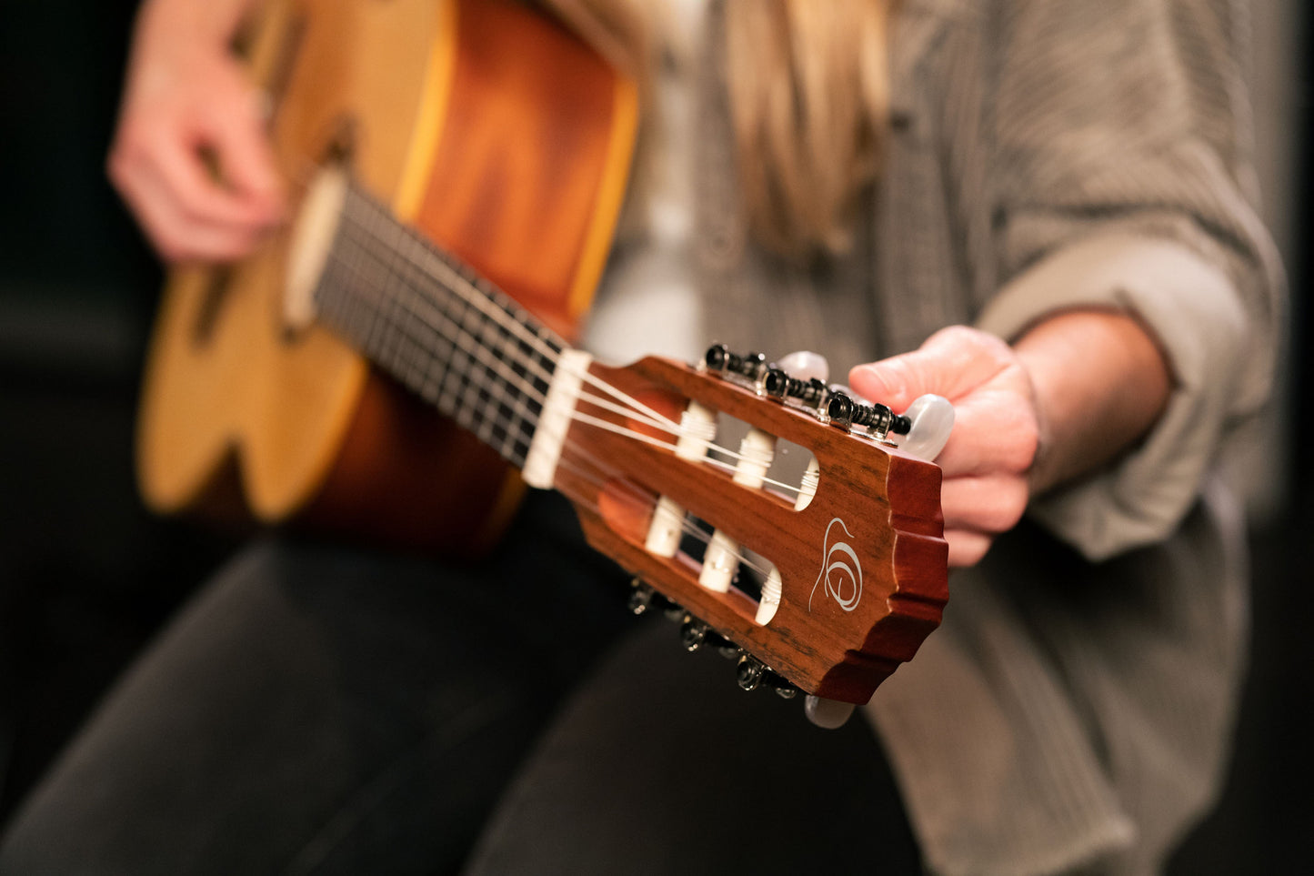 ORTEGA Family Series 3/4 Konzertgitarre 6 String - Mahagoni Natur + Bag