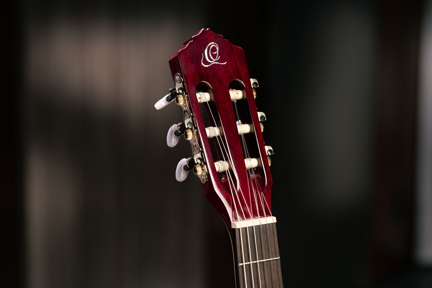 ORTEGA Family Series 7/8 Konzertgitarre 6 String - Weinrot + Bag