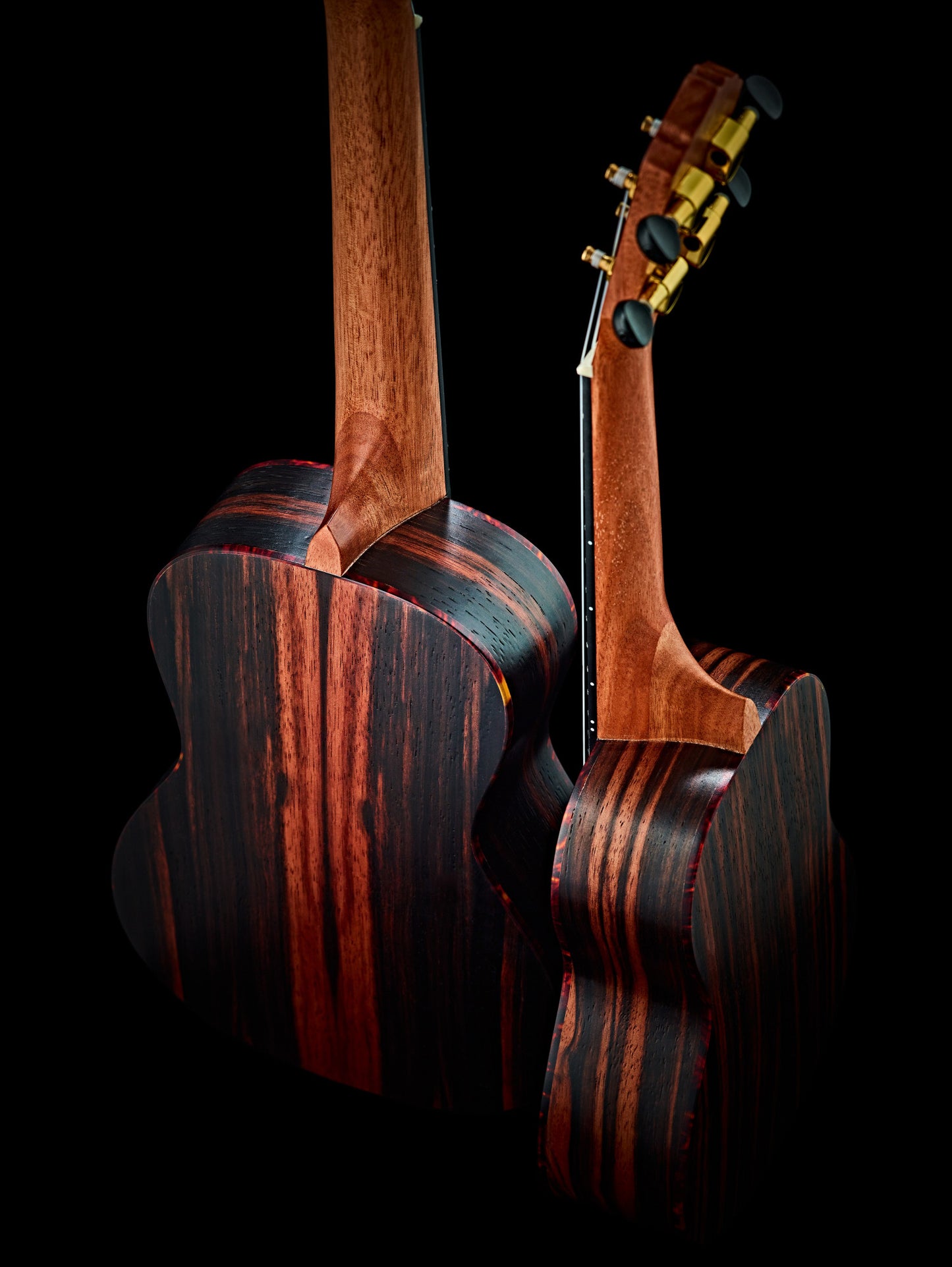 ORTEGA Timber Serie Konzert Ukulele 4 String Lefty - Ebony Natural + Bag