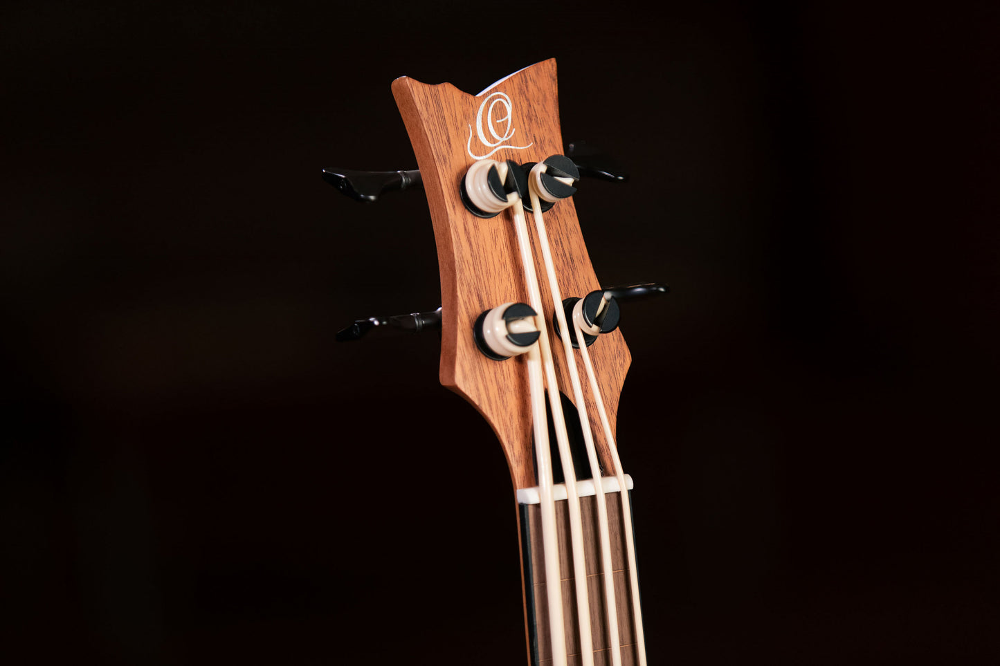 ORTEGA Lizard Serie Short Scale Fretless Uke Bass 4 String - Mahogany Natural + Bag